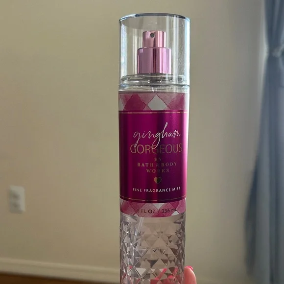 SOLD!!! Bath & Body Works Gingham Gorgeous Pink and Gold Set - Picture 2 of 9